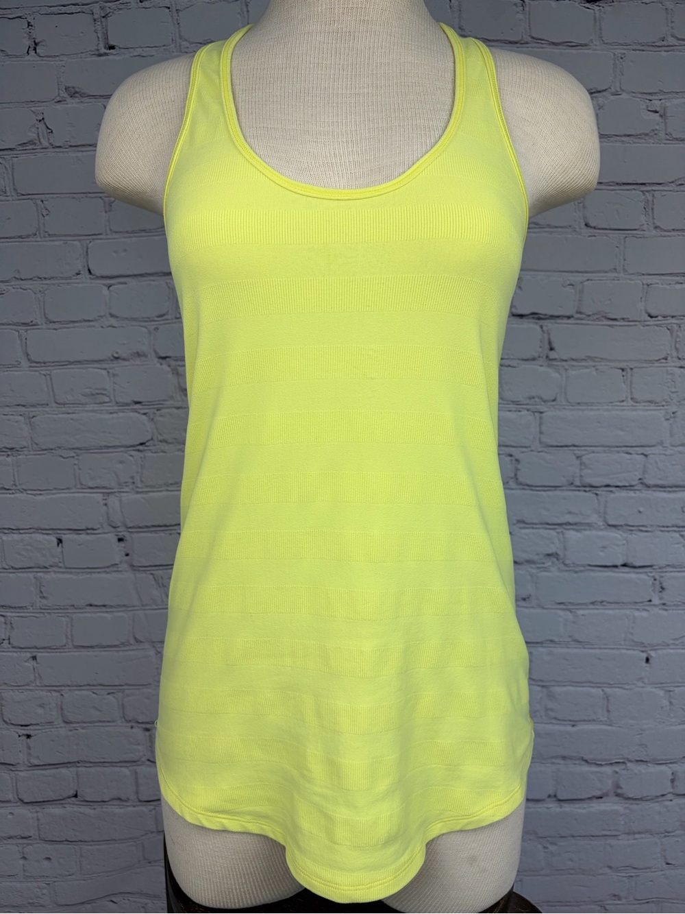 Lululemon Cool Racerback *Striped Rib Clarity Yellow Sz 8 - Picture 4 of 16